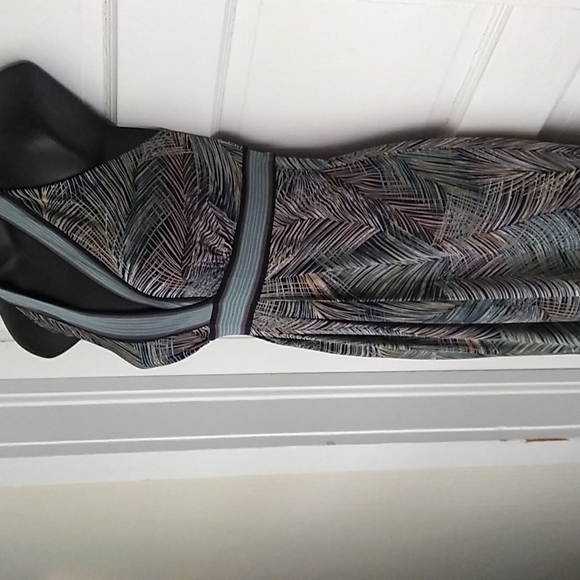 NWOT BCBGMaxazria Allover Print Halter Dress - Picture 6 of 12